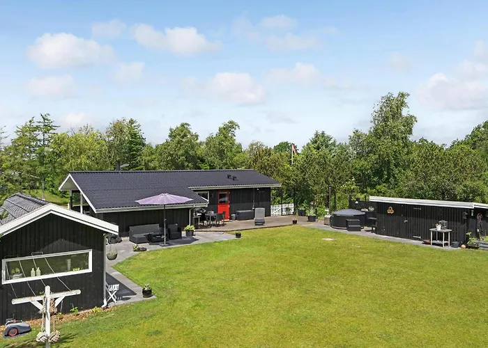 Beautiful In With Kitchen Skjern